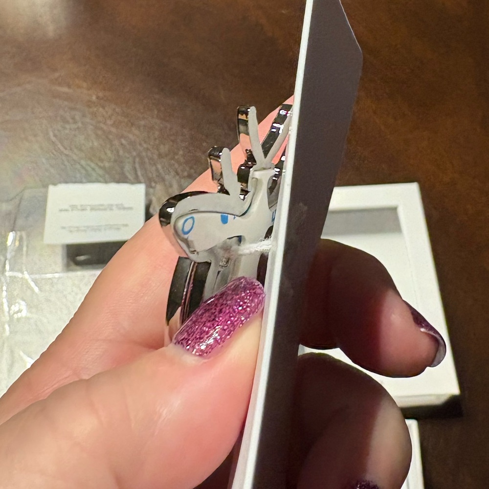 Dior Cell Phone Ring Holder NWT - Picture 8 of 15
